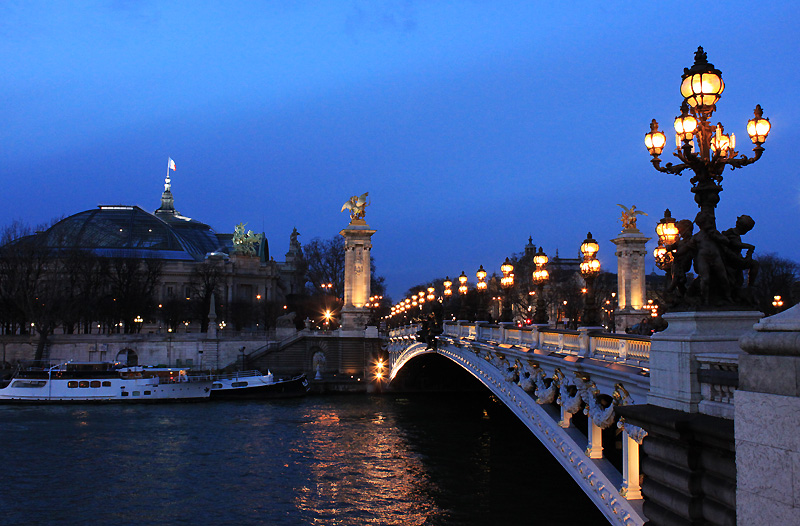 Un Pont Entre Deux Nations
