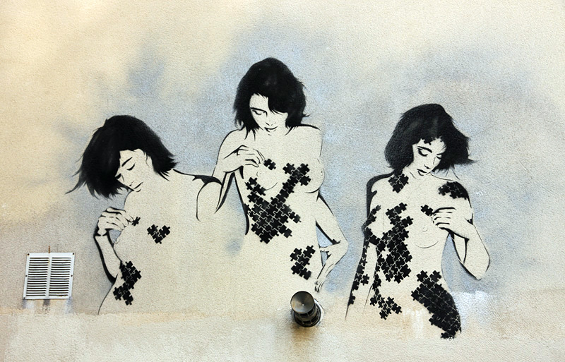 Je ne suis constituée que de pièces noires d'un puzzle