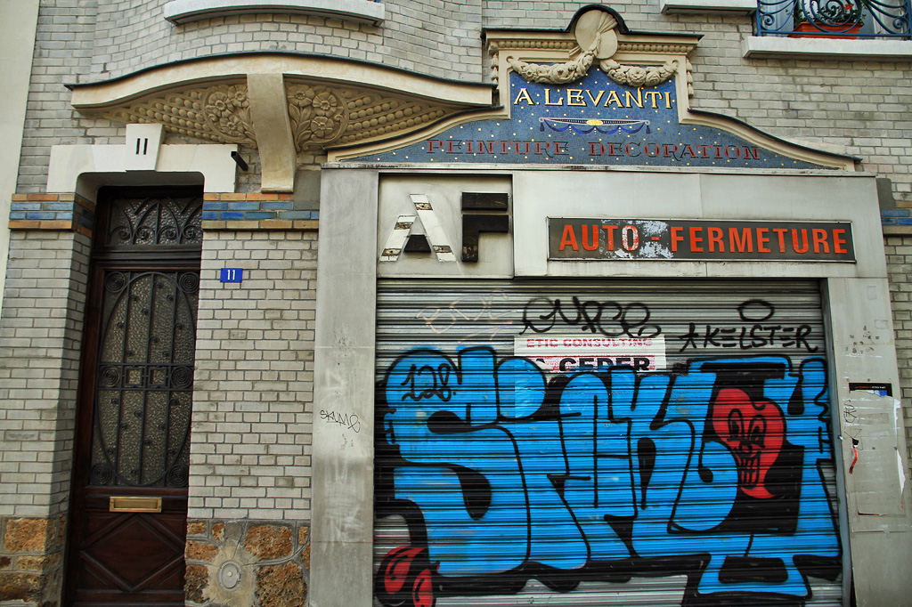 Successions de Commerces et d'Époques