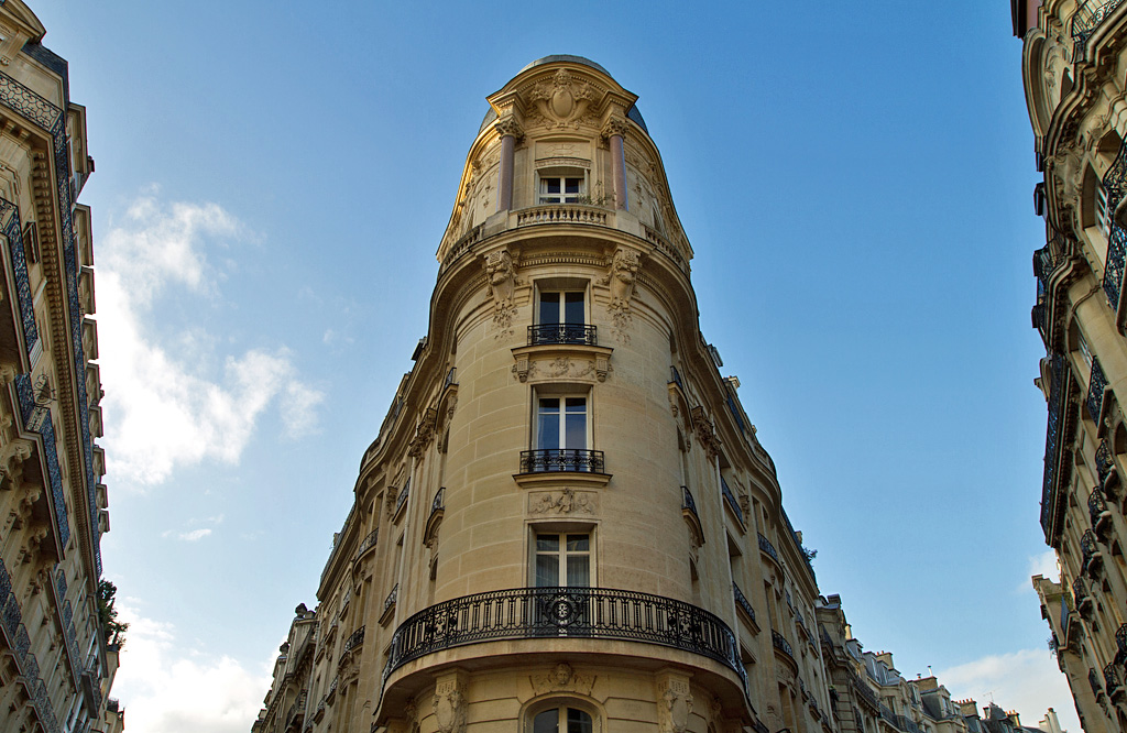 Ces lignes qui tracent des embouchures dans le ciel